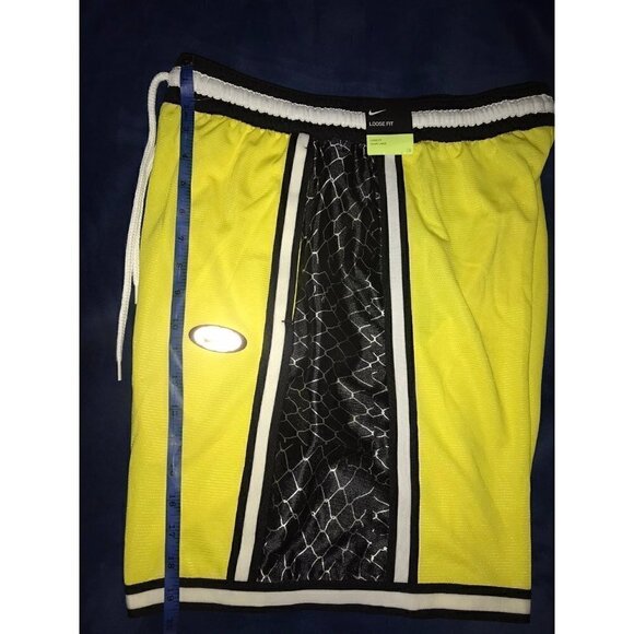 Nike Dri Fit DNA + Basketball Shorts Size Large - Picture 5 of 11